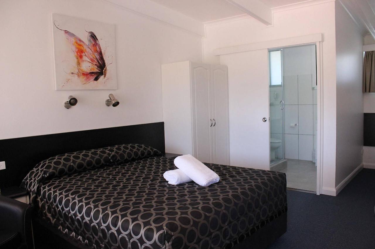 אינברוול Twin Swans Motel מראה חיצוני תמונה