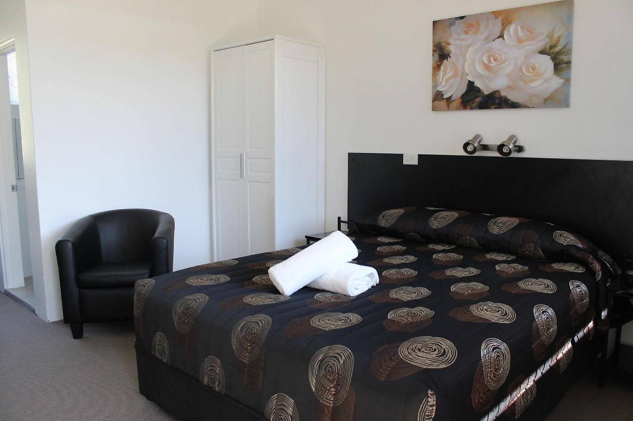 אינברוול Twin Swans Motel מראה חיצוני תמונה